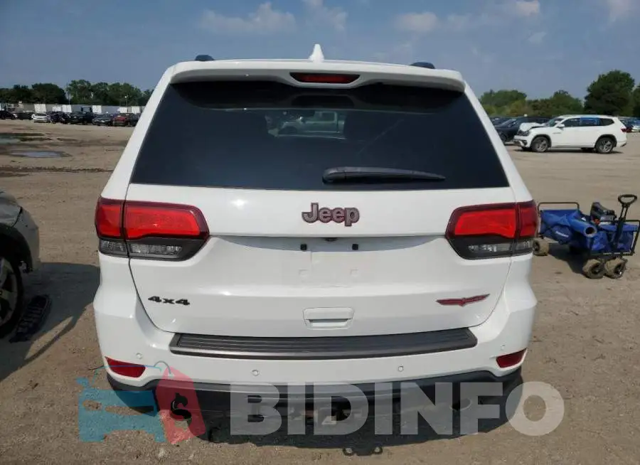 1C4RJFLG8JC140555 Photo# 6