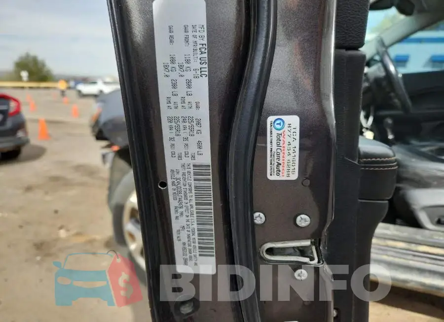 3C4NJDCB9JT442478 Photo# 13