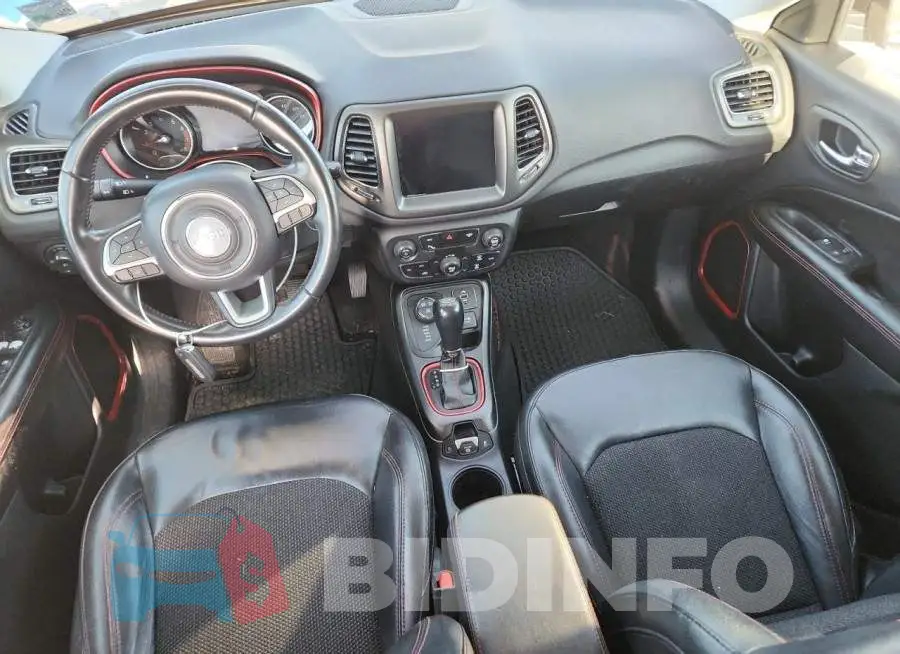 3C4NJDDB9JT367005 Photo# 8