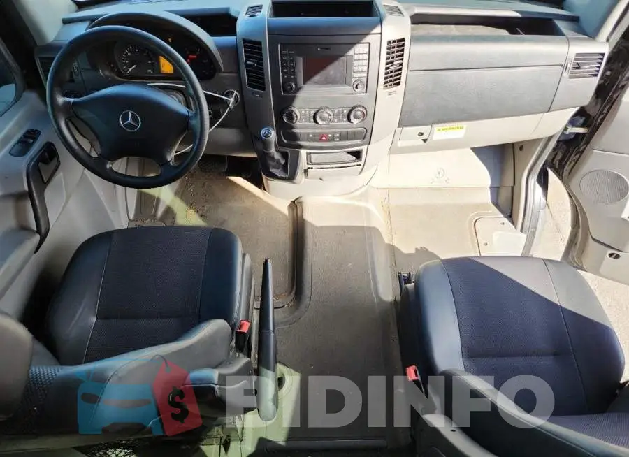 8BRPE7CD4HE131727 Photo# 8