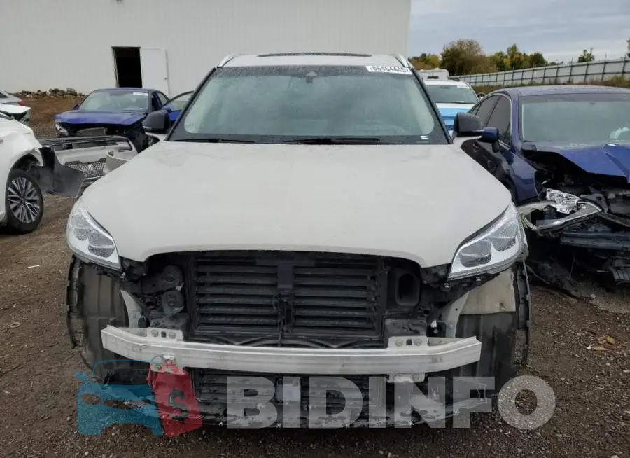 5LM5J7XC0LGL14201 Photo# 5