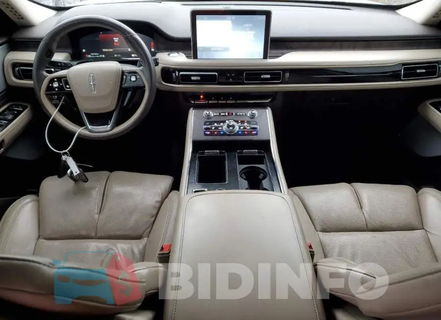 5LM5J7XC0LGL14201 Photo# 8