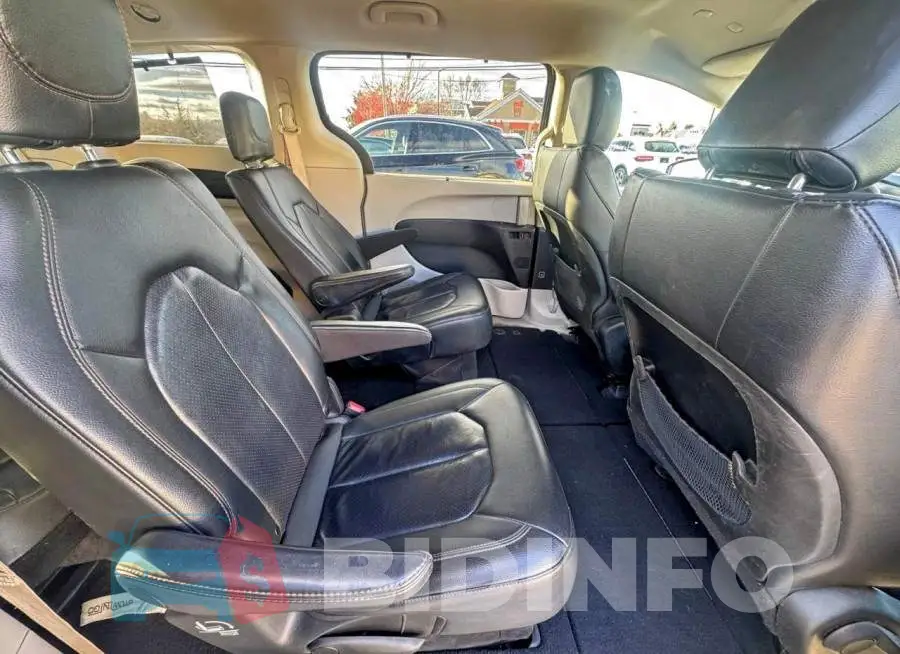 2C4RC1BG6LR176799 Photo# 6