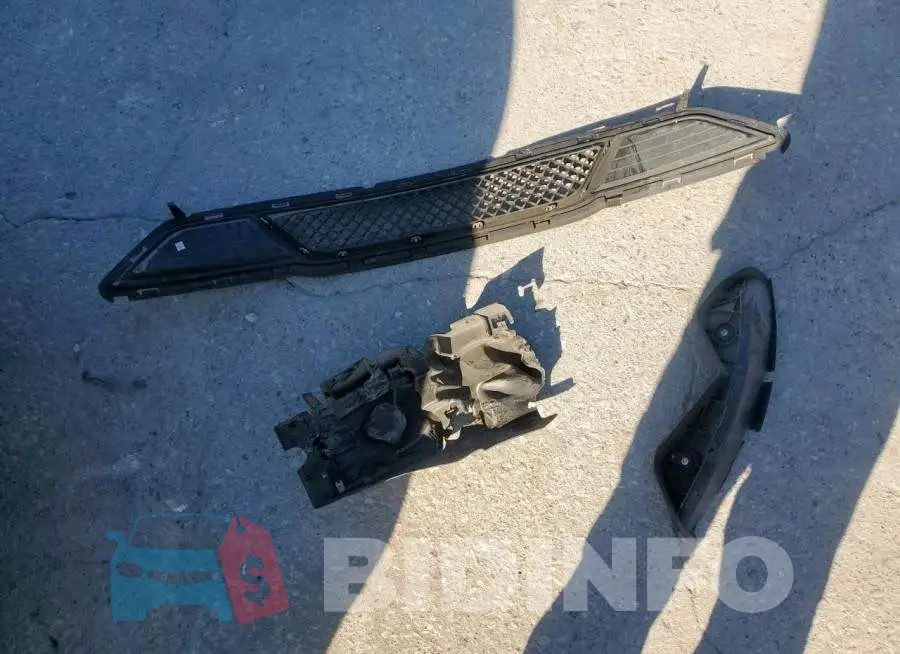 1FAHP2F83JG118047 Photo# 12