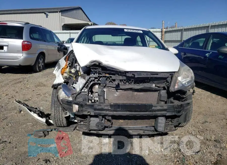 KNADM4A33H6029861 Photo# 5