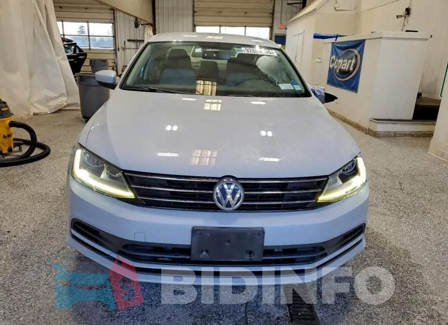 3VW2B7AJ0HM405509 Photo# 5