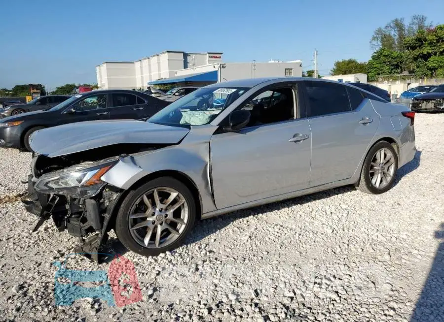 1N4BL4CV6MN318637 Photo# 1