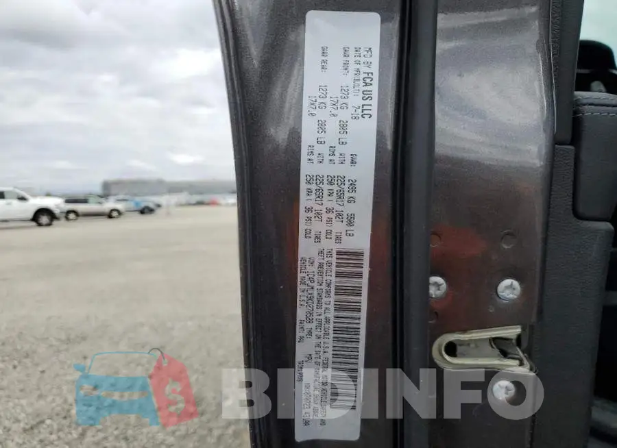 1C4PJMLX9KD270528 Photo# 13