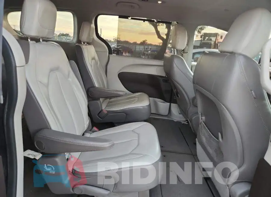 2C4RC1DG9LR261827 Photo# 11