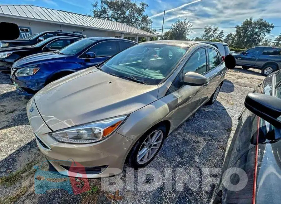 1FADP3F23JL210962 Photo# 2