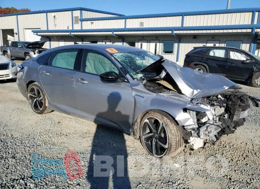 1HGCV3F25NA041817 Photo# 4
