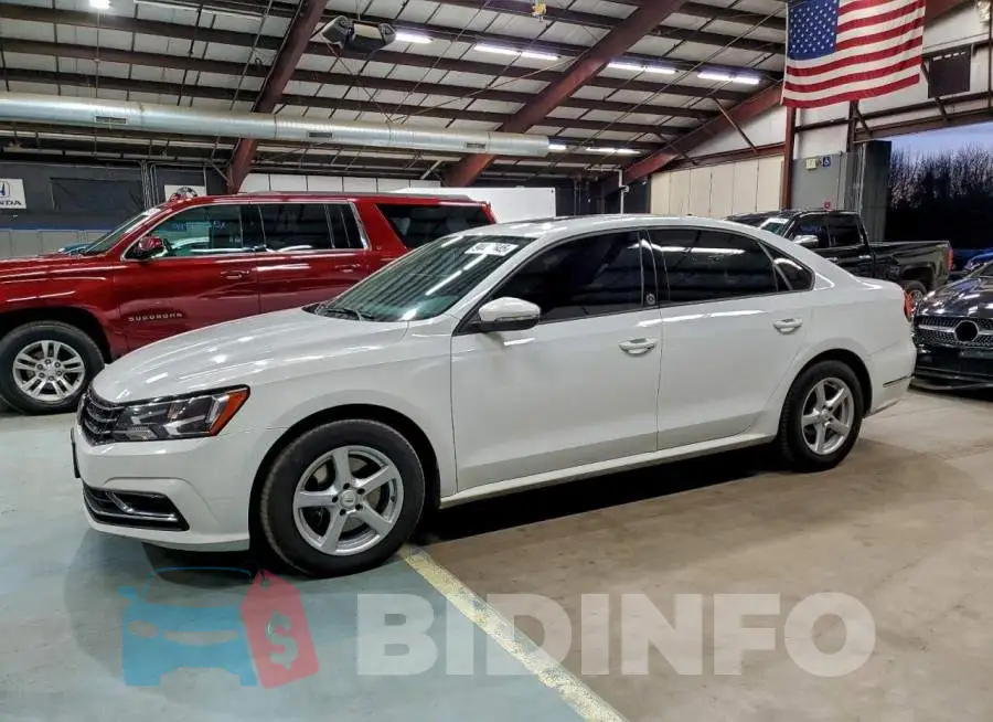 1VWLA7A38KC007403 Photo# 1