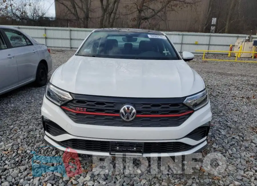 3VW5T7BU0MM018794 Photo# 5