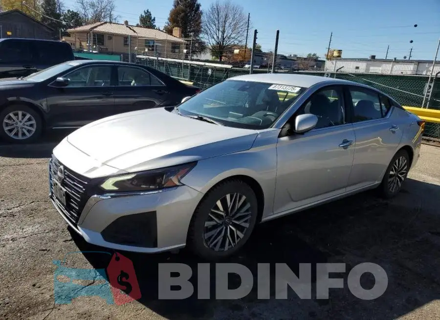 1N4BL4DV1PN363732 Photo# 1