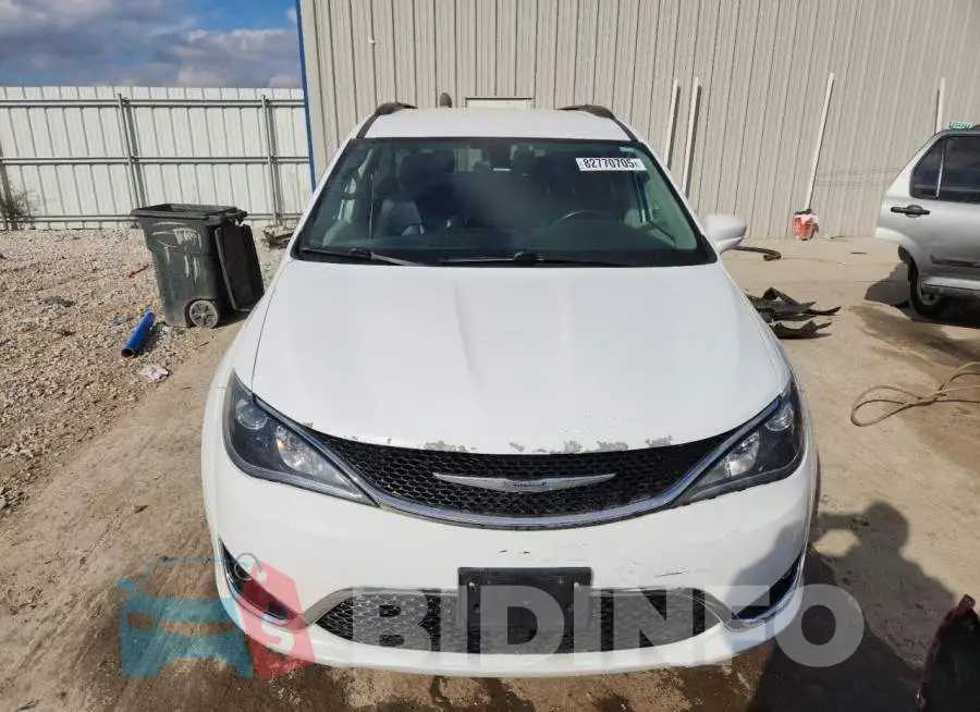 2C4RC1BG6HR675948 Photo# 5
