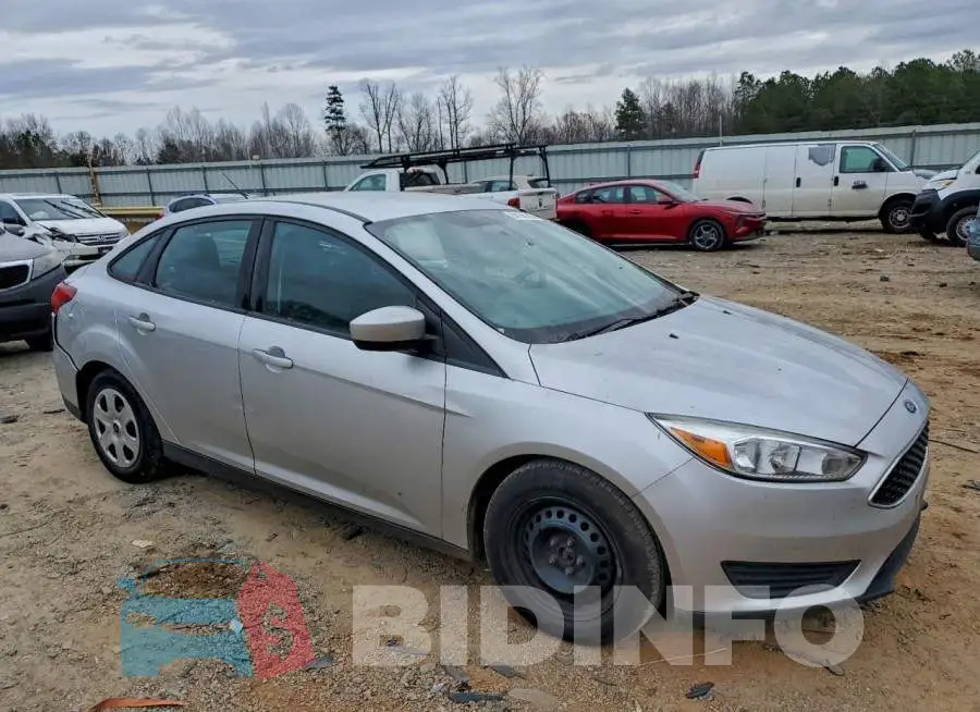 1FADP3F28JL308966 Photo# 4