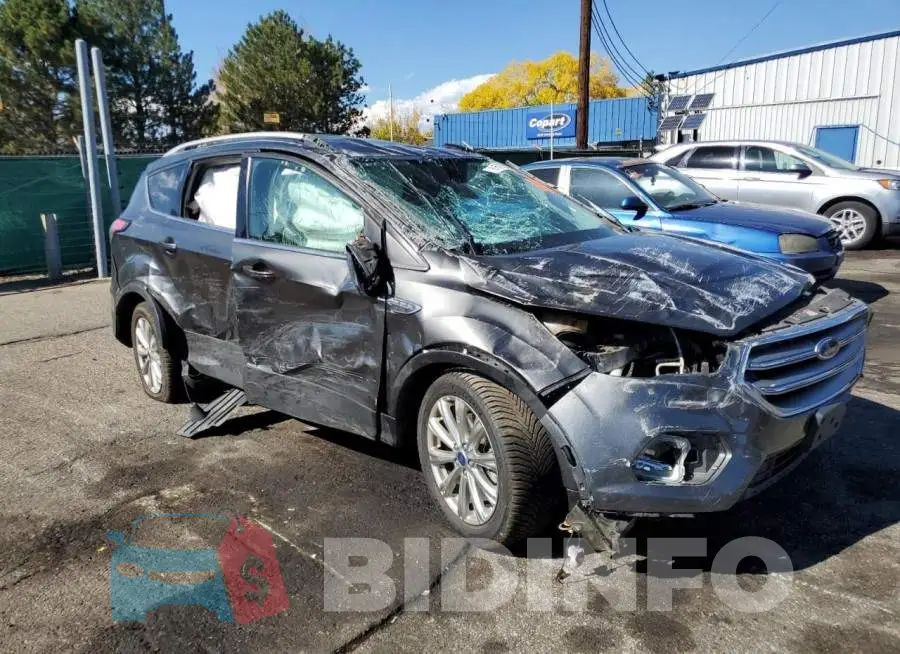 1FMCU0J90HUD96218 Photo# 4