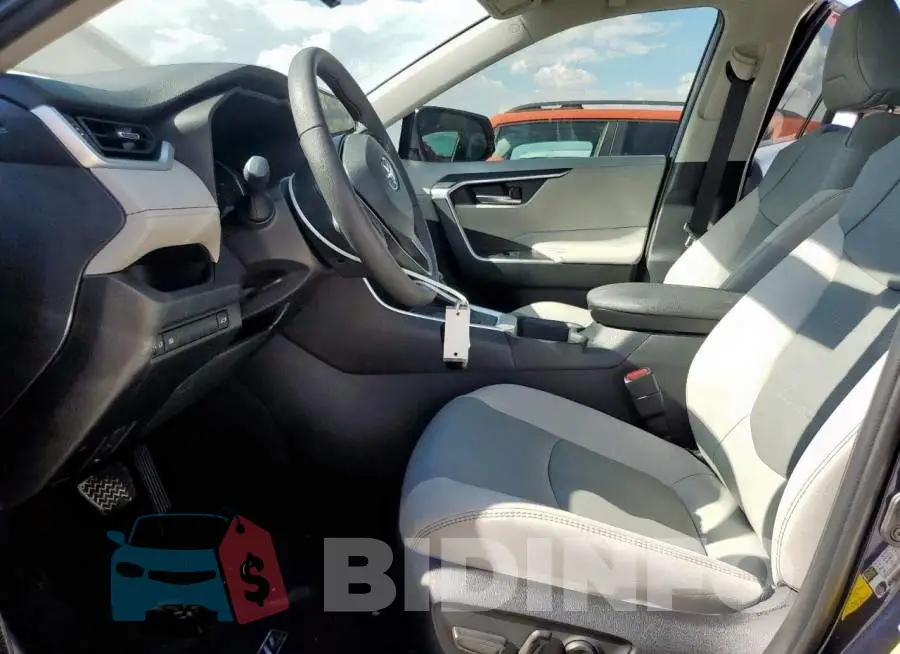 2T3C1RFV5SW368111 Photo# 7