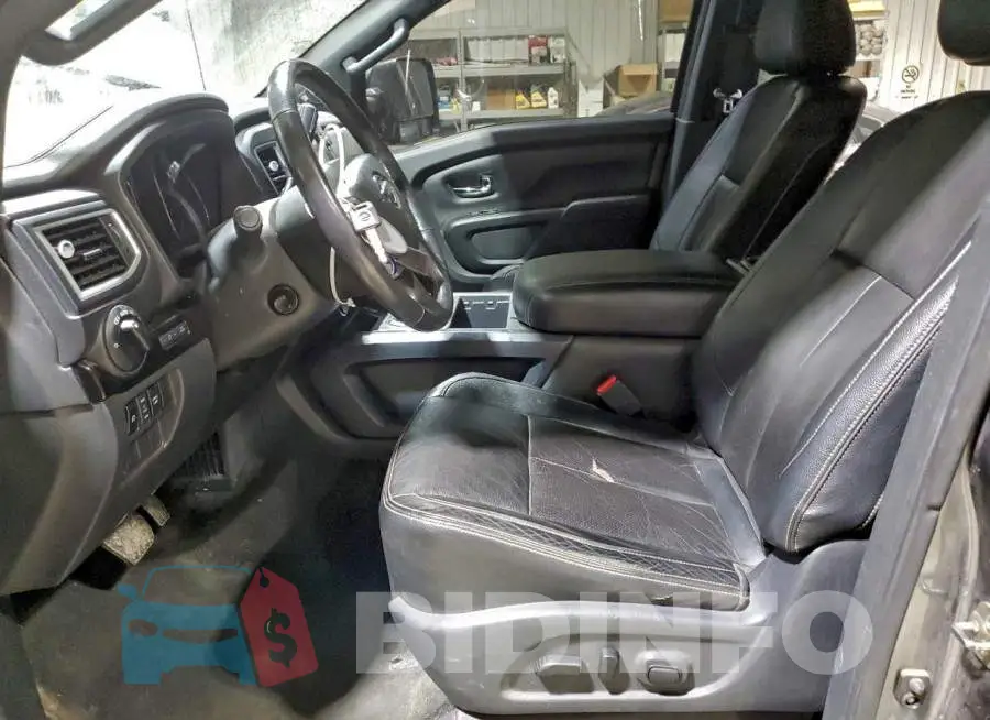 1N6BA1F45JN530004 Photo# 7