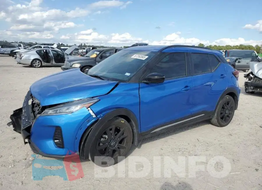 3N1CP5DV2PL477329 Photo# 1