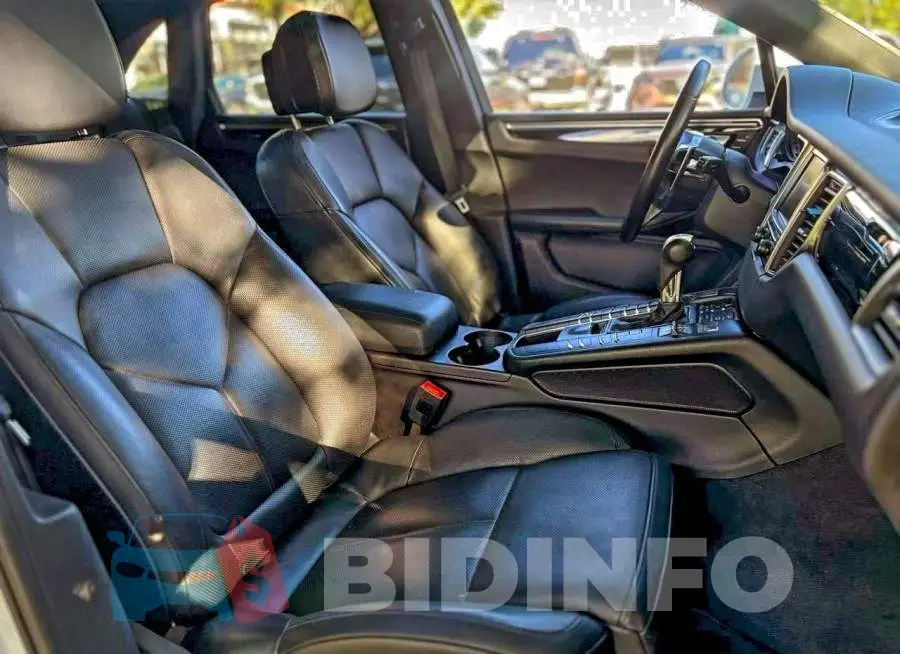 WP1AB2A56GLB56328 Photo# 5