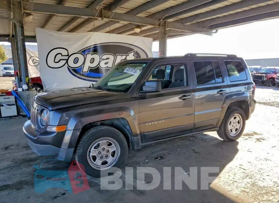 1C4NJPBA5GD669806 Photo# 1