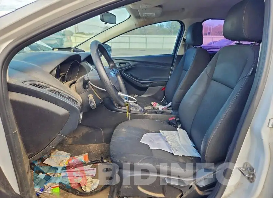 1FADP3E28GL256894 Photo# 7
