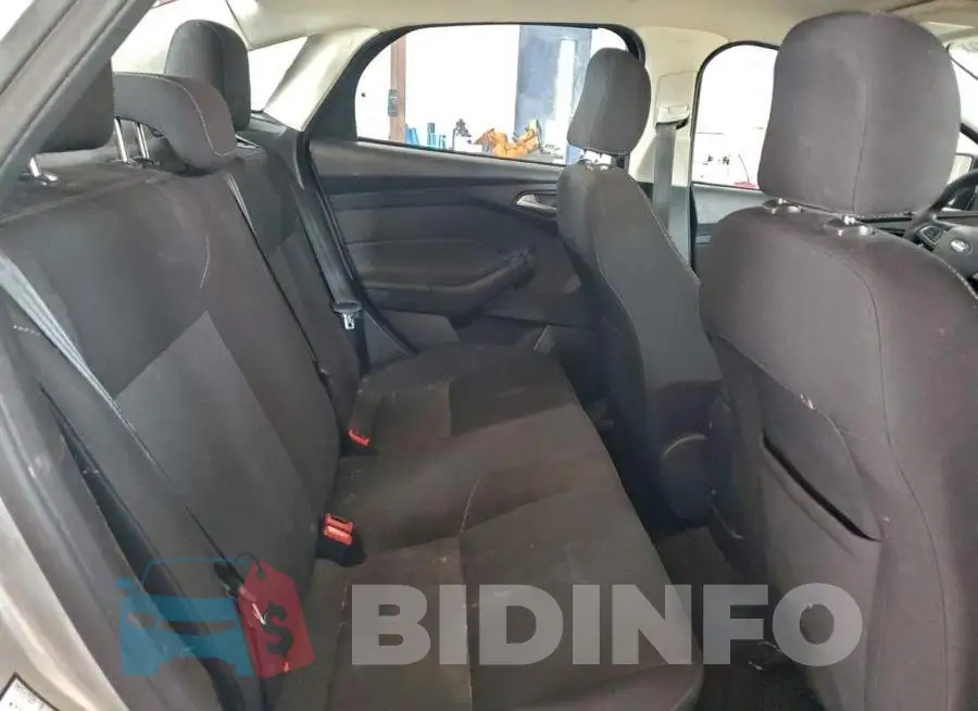 1FADP3F24HL225092 Photo# 10