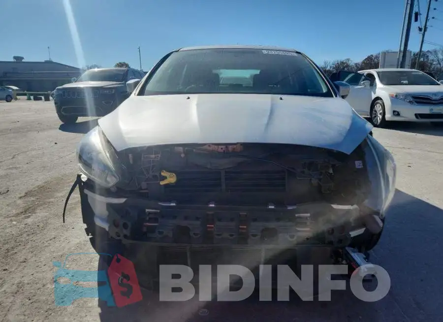 1FADP3M26JL277316 Photo# 5
