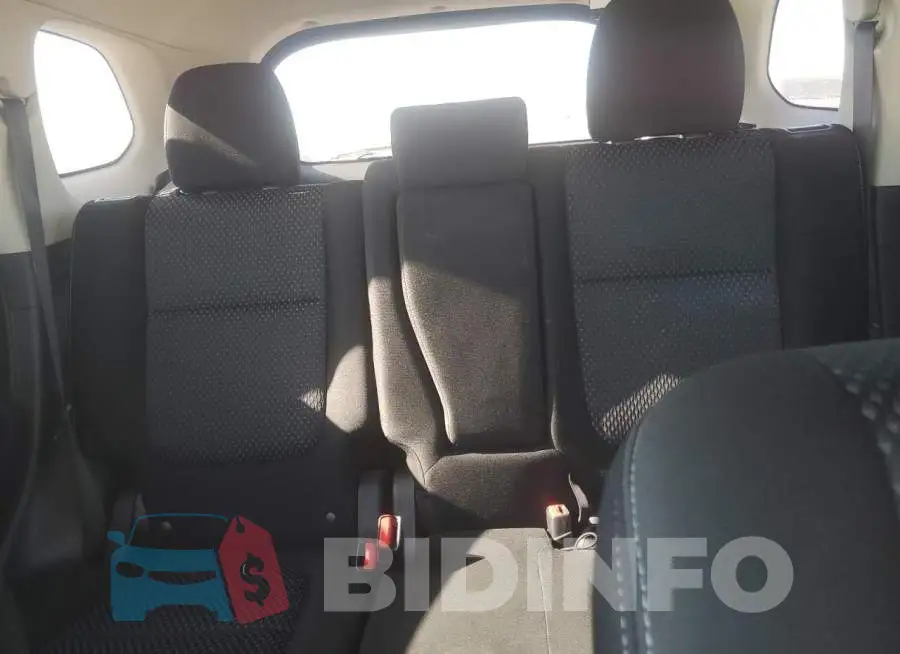 JA4AD2A33JZ054963 Photo# 10