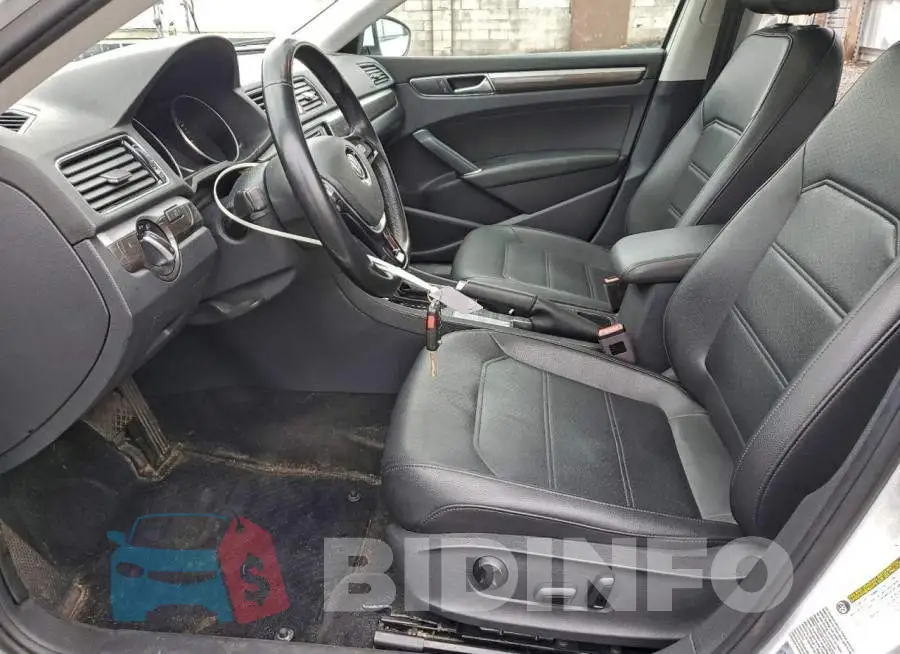1VWBT7A3XHC079931 Photo# 7