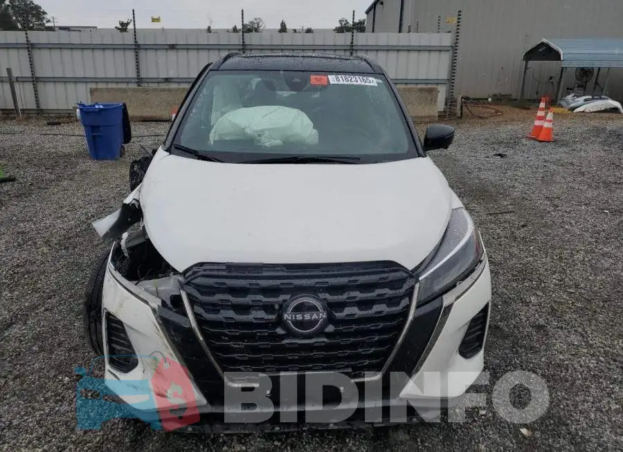 3N1CP5DVXPL502929 Photo# 5