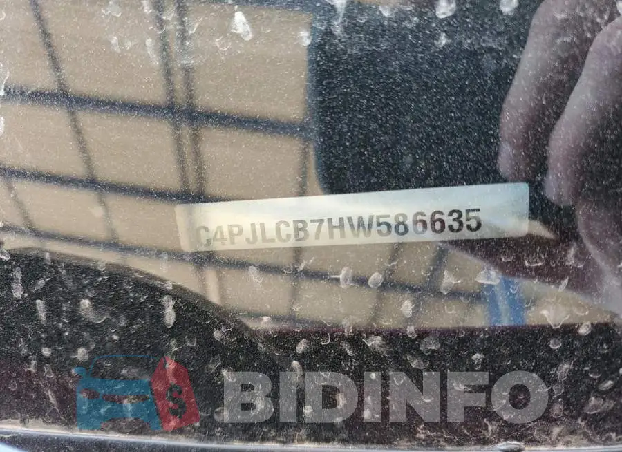 1C4PJLCB7HW586635 Photo# 13