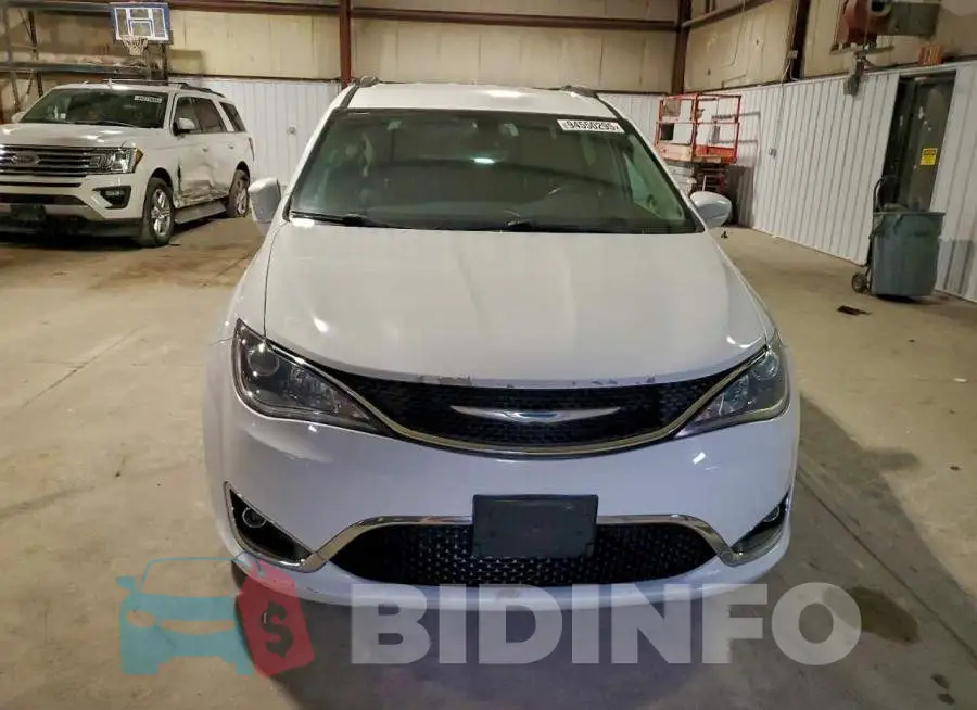 2C4RC1BG6HR642688 Photo# 5