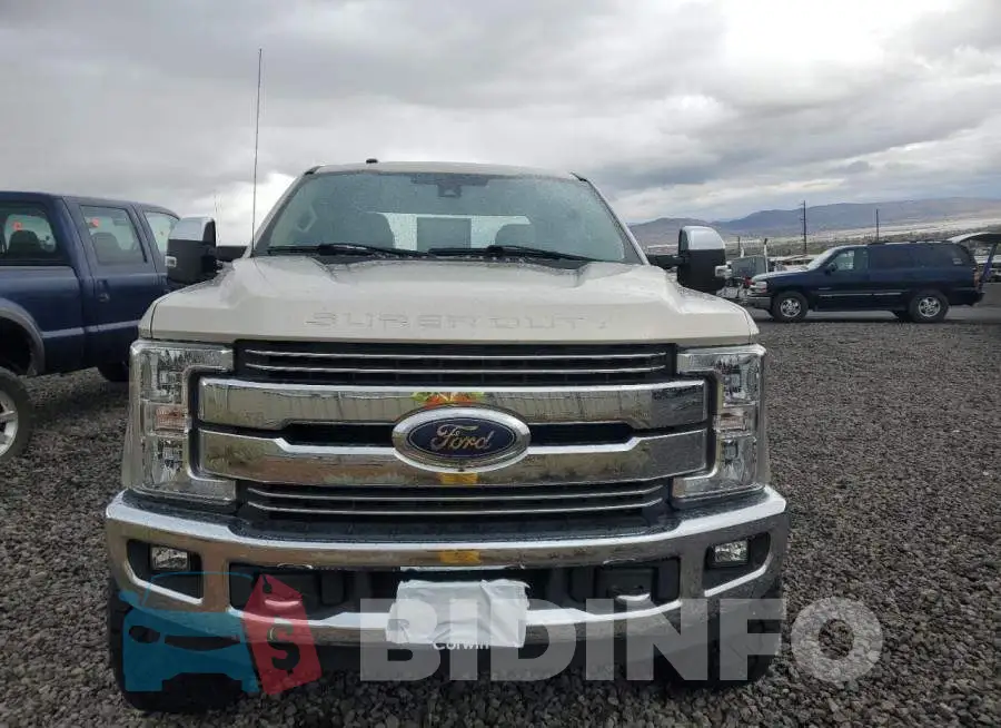 1FT7W2BT9JEB20464 Photo# 5