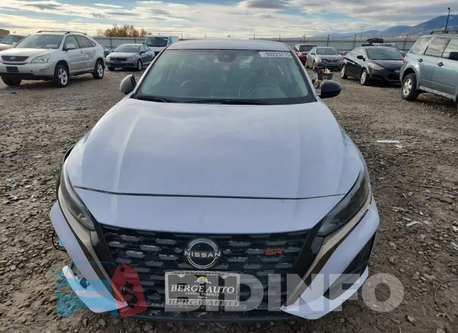 1N4BL4CV3RN305092 Photo# 5