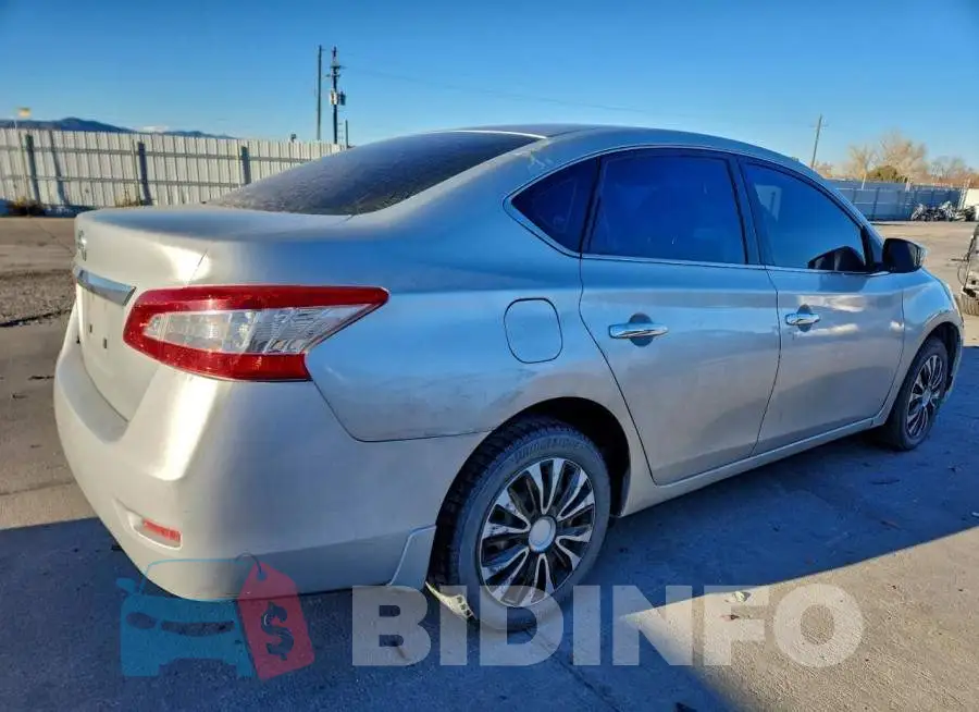 3N1AB7AP1GY215277 Photo# 3