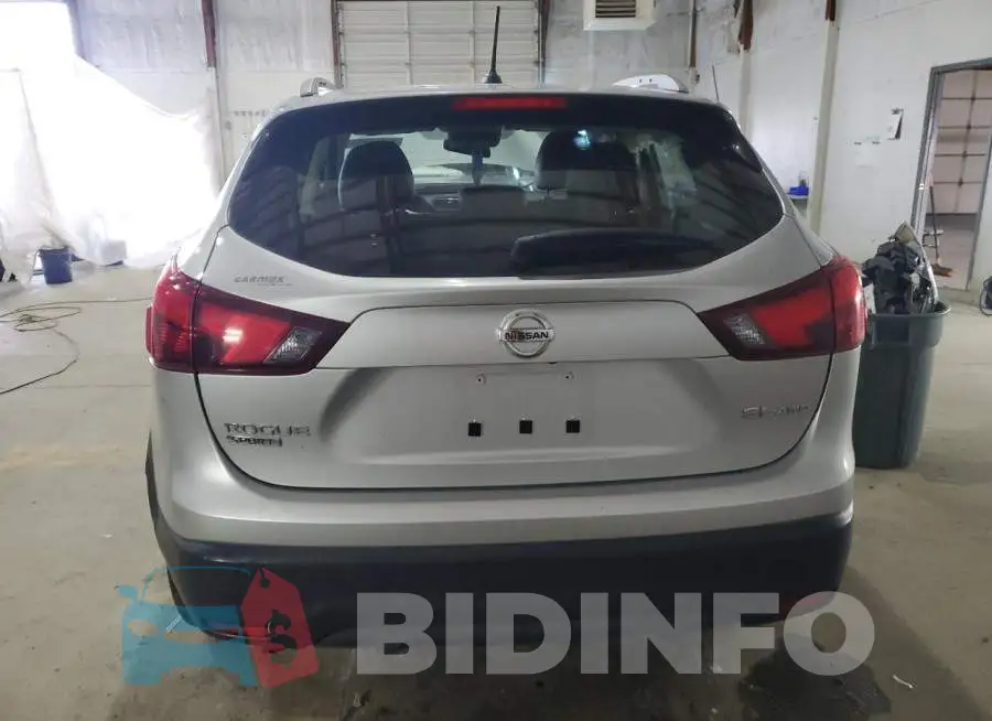 JN1BJ1CRXHW106747 Photo# 6