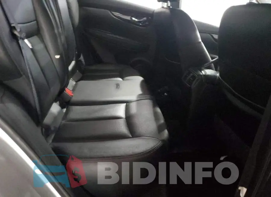 JN1BJ1CRXHW106747 Photo# 10