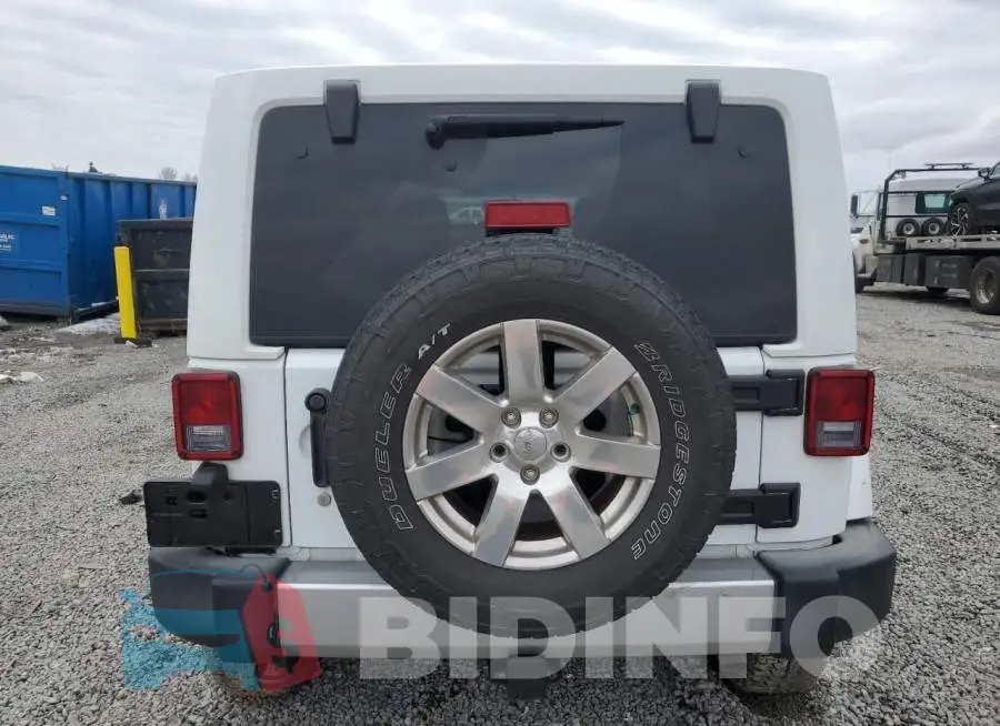 1C4BJWEG8GL327883 Photo# 6