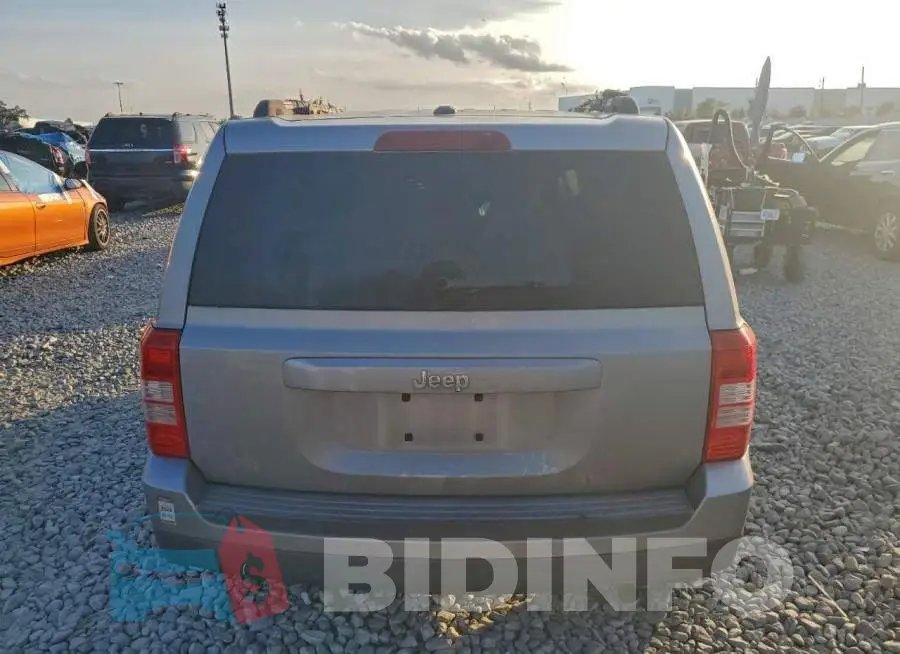 1C4NJPBB2GD765286 Photo# 6