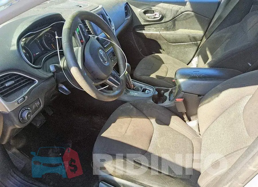 1C4PJLCB1KD240793 Photo# 7