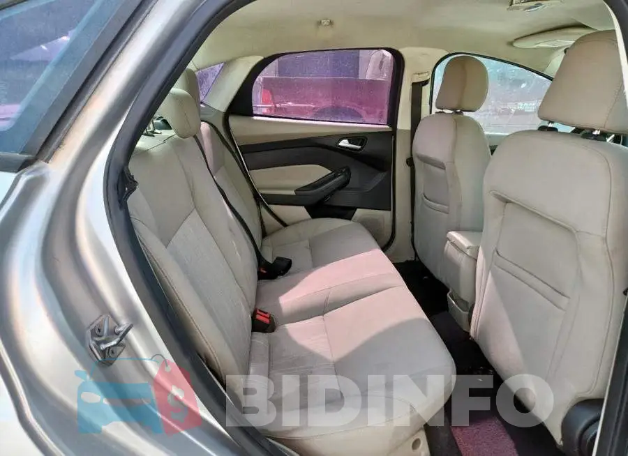 1FADP3F29GL202860 Photo# 10
