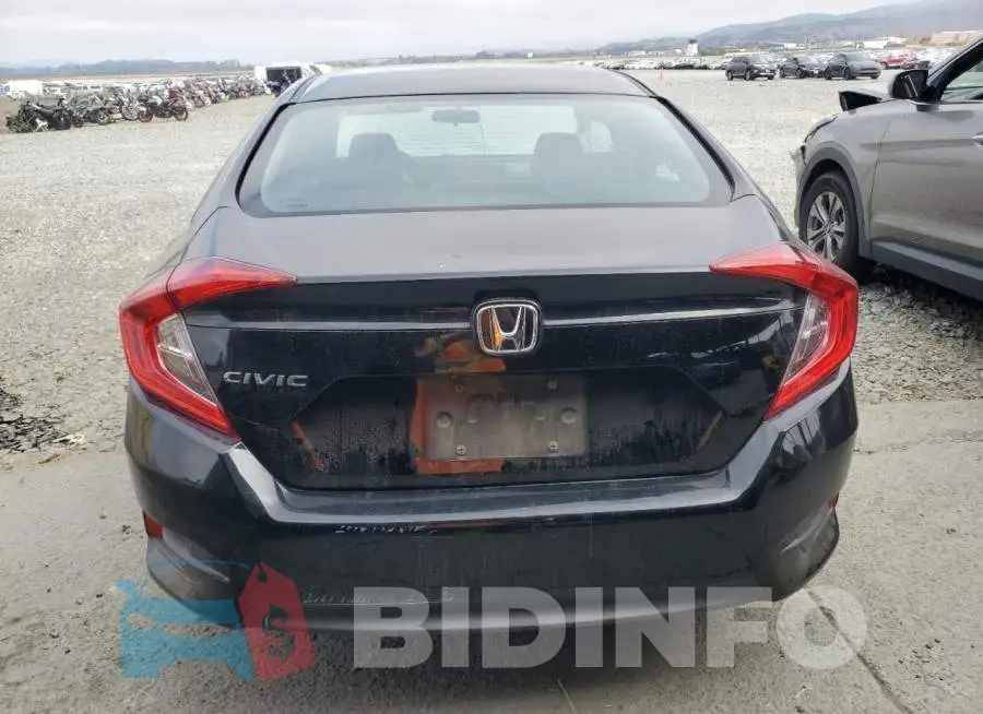 2HGFC2F51JH607877 Photo# 6