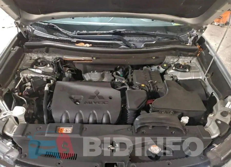 JA4AD2A35JZ002914 Photo# 12