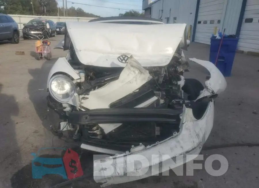 3VW507AT0GM811065 Photo# 5