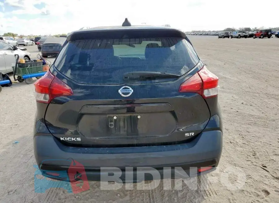 3N1CP5CU4JL513392 Photo# 6