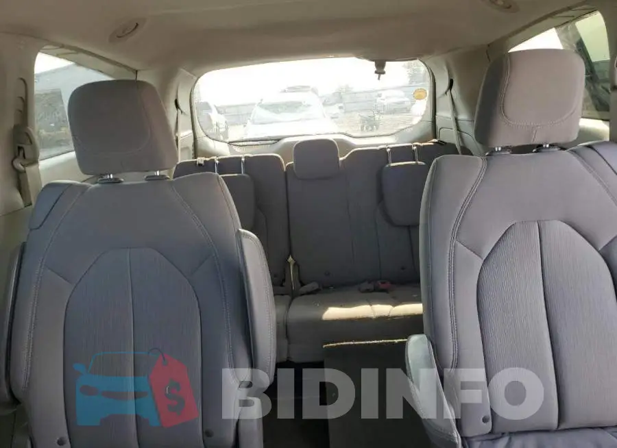 2C4RC1CG9HR594182 Photo# 10