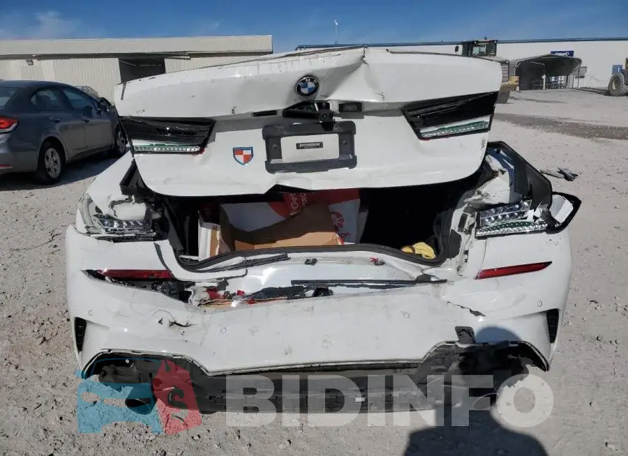 3MW5R7J0XM8C11122 Photo# 6