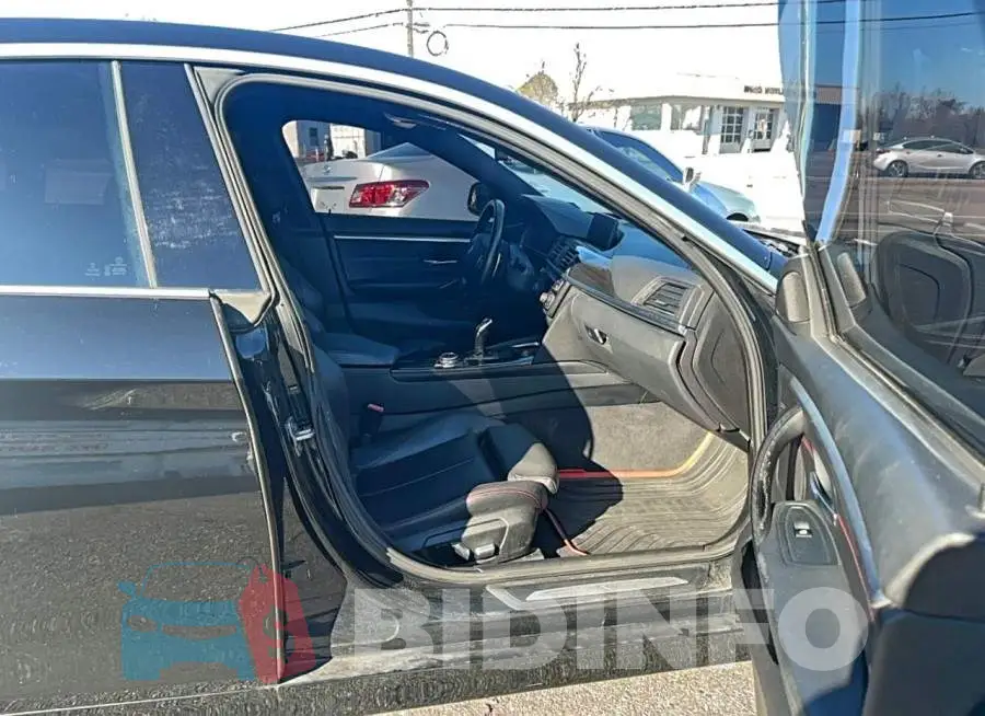 WBA4C9C56GG138564 Photo# 5